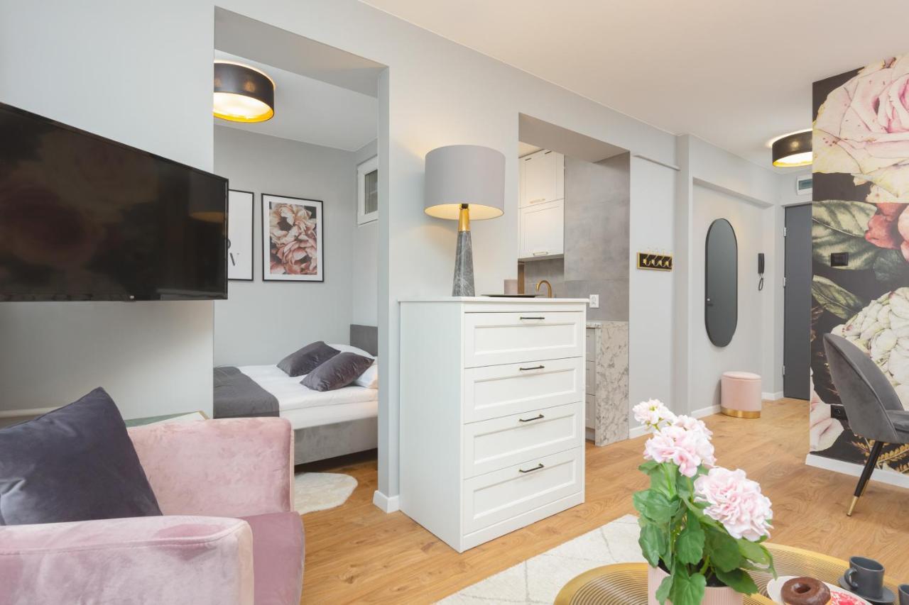 City Center Apartment Near The Vistula By Noclegi Renters Warsaw Exterior photo